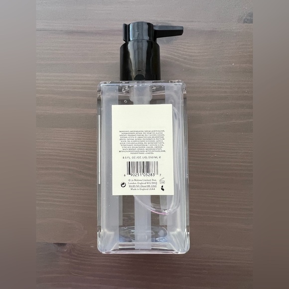 Jo Malone English Pear and Fressia Body and Hand Wash 8.5oz/ 250ml - Picture 3 of 3